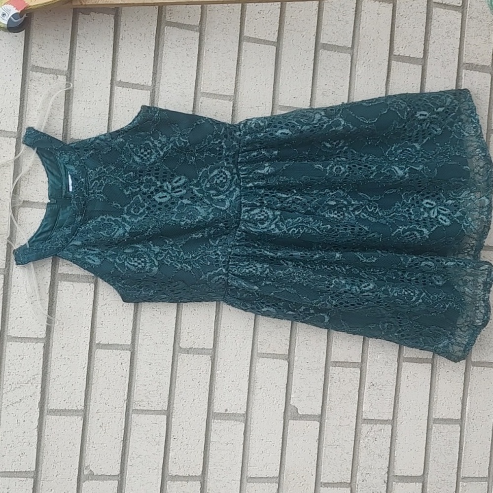 Green Dress - Picture 4 of 11